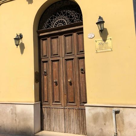 Elena Rooms Taranto Exteriör bild